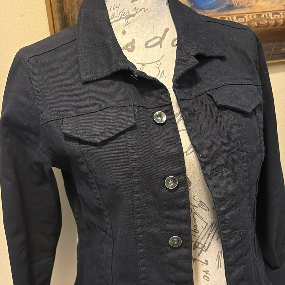 🦋Htrailz Classic soft denim with satin butterfly & floral back boutique jacket - Picture 4 of 13